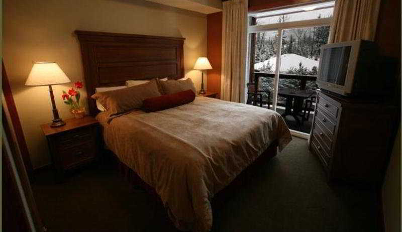 Blackstone Mountain Lodge By Clique Canmore Room photo